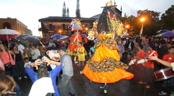León celebra tradicional Gritería Chiquita