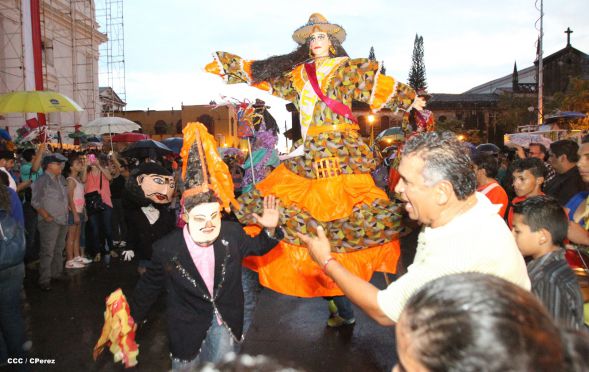 León celebra tradicional Gritería Chiquita