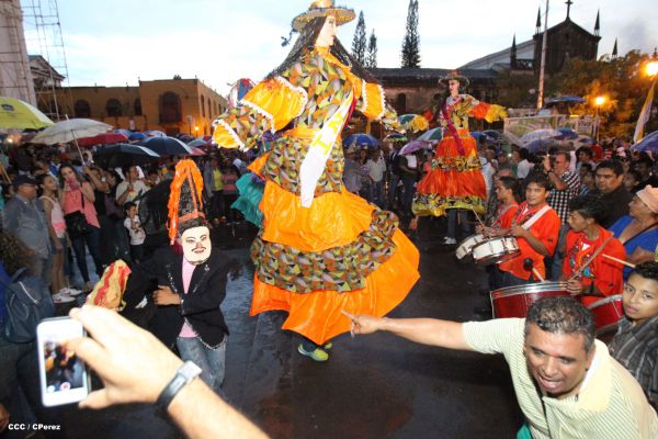 León celebra tradicional Gritería Chiquita