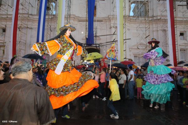 León celebra tradicional Gritería Chiquita