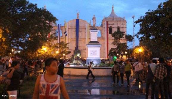 León celebra tradicional Gritería Chiquita