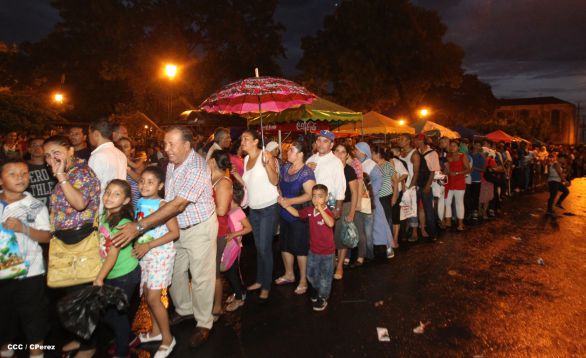 León celebra tradicional Gritería Chiquita