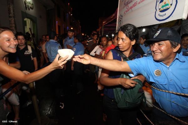 León celebra tradicional Gritería Chiquita
