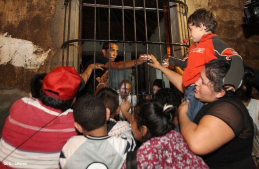 León celebra tradicional Gritería Chiquita