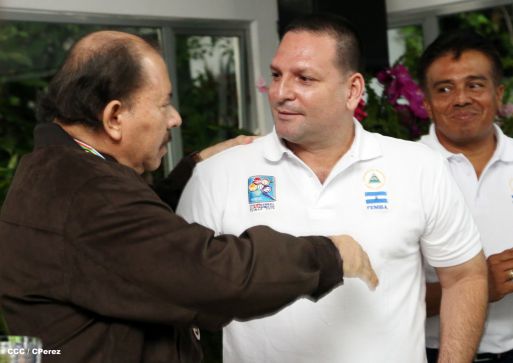 Presidente Daniel recibe a niños campeones de la selección sub-12 de béisbol