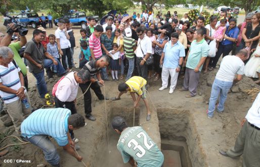 Rinden homenaje póstumo a compañeros policías caídos en el cumplimiento del deber
