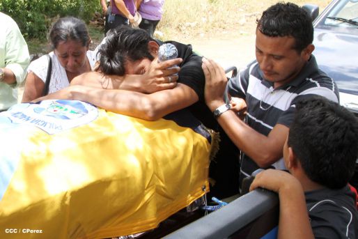 Rinden homenaje póstumo a compañeros policías caídos en el cumplimiento del deber