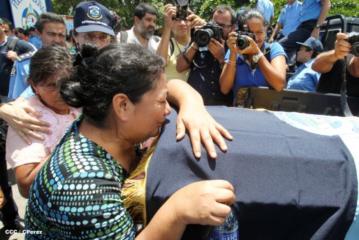 Rinden homenaje póstumo a compañeros policías caídos en el cumplimiento del deber