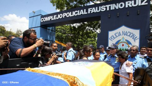 Rinden homenaje póstumo a compañeros policías caídos en el cumplimiento del deber