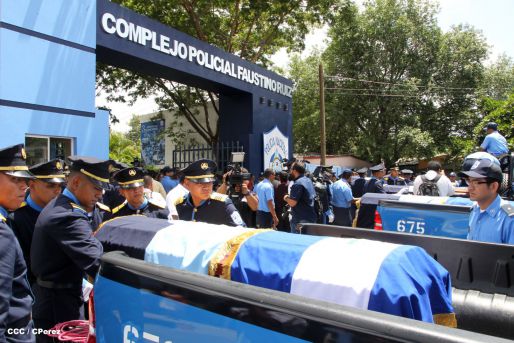Rinden homenaje póstumo a compañeros policías caídos en el cumplimiento del deber