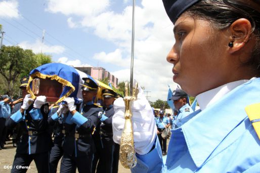Rinden homenaje póstumo a compañeros policías caídos en el cumplimiento del deber
