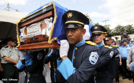 Rinden homenaje póstumo a compañeros policías caídos en el cumplimiento del deber