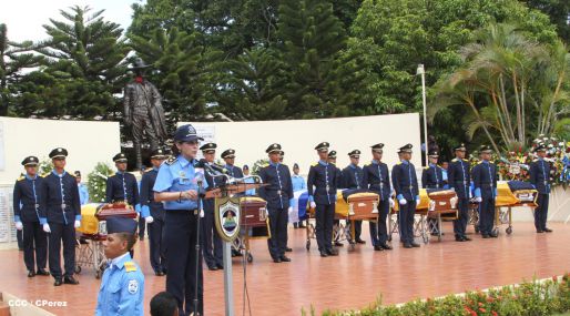 Rinden homenaje póstumo a compañeros policías caídos en el cumplimiento del deber
