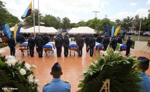 Rinden homenaje póstumo a compañeros policías caídos en el cumplimiento del deber