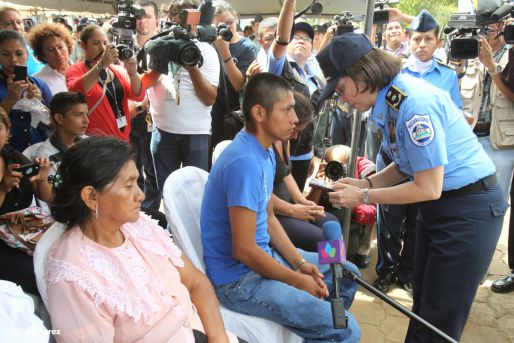 Rinden homenaje póstumo a compañeros policías caídos en el cumplimiento del deber