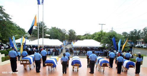 Rinden homenaje póstumo a compañeros policías caídos en el cumplimiento del deber