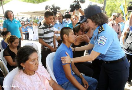 Rinden homenaje póstumo a compañeros policías caídos en el cumplimiento del deber