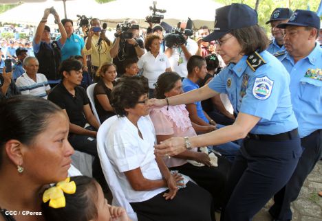 Rinden homenaje póstumo a compañeros policías caídos en el cumplimiento del deber