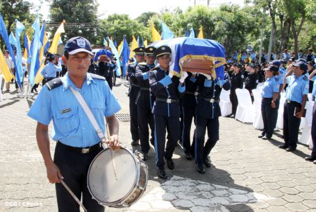 Rinden homenaje póstumo a compañeros policías caídos en el cumplimiento del deber