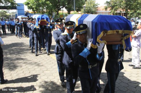 Rinden homenaje póstumo a compañeros policías caídos en el cumplimiento del deber