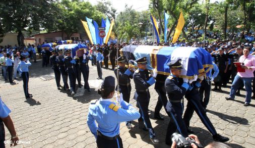 Rinden homenaje póstumo a compañeros policías caídos en el cumplimiento del deber