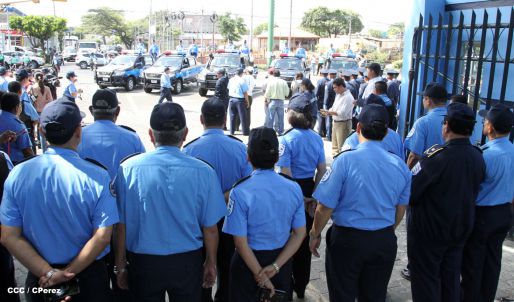 Rinden homenaje póstumo a compañeros policías caídos en el cumplimiento del deber