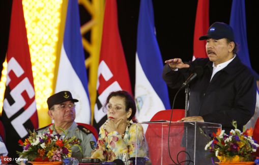 Presidente Daniel reconoce labor de la Fuerza Naval en su 35 aniversario