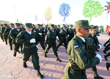 Presidente Daniel reconoce labor de la Fuerza Naval en su 35 aniversario