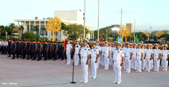 Presidente Daniel reconoce labor de la Fuerza Naval en su 35 aniversario
