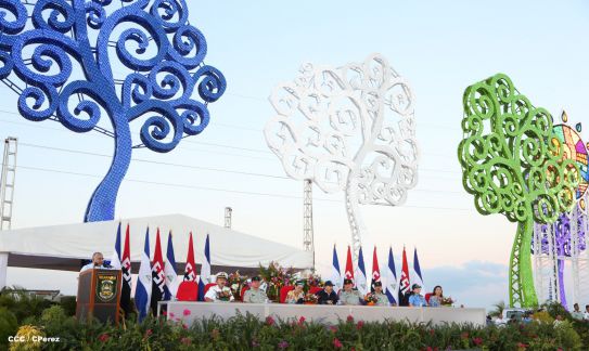 Presidente Daniel reconoce labor de la Fuerza Naval en su 35 aniversario