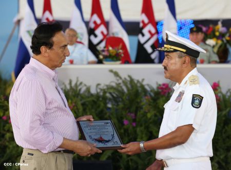 Presidente Daniel reconoce labor de la Fuerza Naval en su 35 aniversario