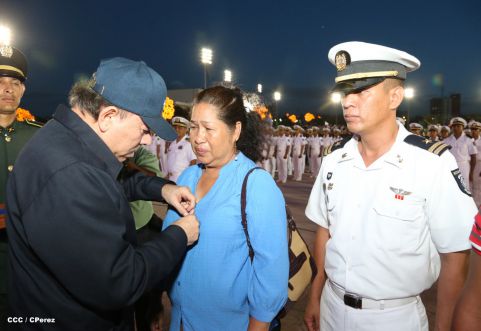 Presidente Daniel reconoce labor de la Fuerza Naval en su 35 aniversario