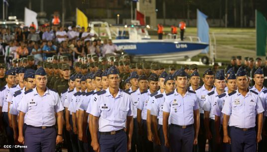 Presidente Daniel reconoce labor de la Fuerza Naval en su 35 aniversario