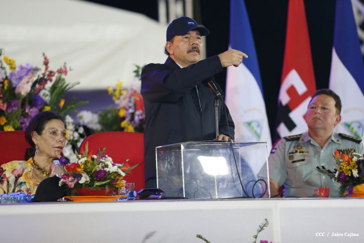Presidente Daniel reconoce labor de la Fuerza Naval en su 35 aniversario