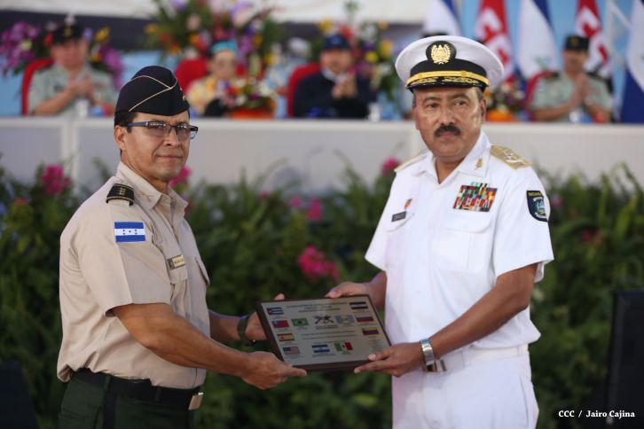 Presidente Daniel reconoce labor de la Fuerza Naval en su 35 aniversario