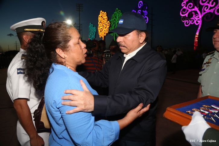 Presidente Daniel reconoce labor de la Fuerza Naval en su 35 aniversario