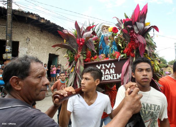 Fieles de Masaya festejan la Asunción de María