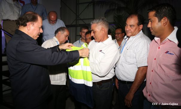 Presidente Daniel inaugura nueva planta de CEMEX en Nicaragua