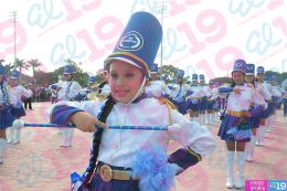 Estudiantes de los distritos V y VI desfilan enalteciendo valores de identidad y fervor patrio