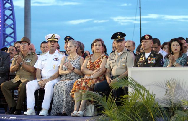 Daniel y Rosario participan en Acto del 36 Aniversario del Ejército de Nicaragua