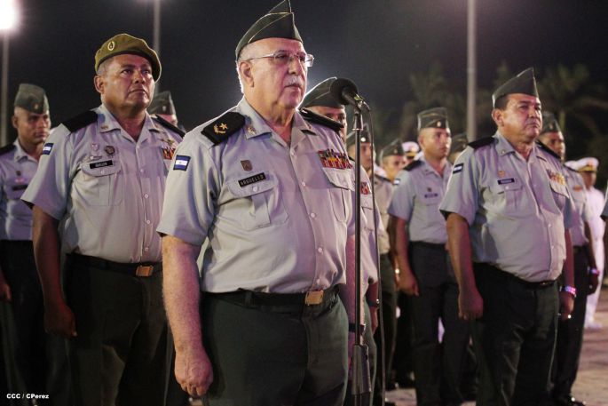 Daniel y Rosario participan en Acto del 36 Aniversario del Ejército de Nicaragua