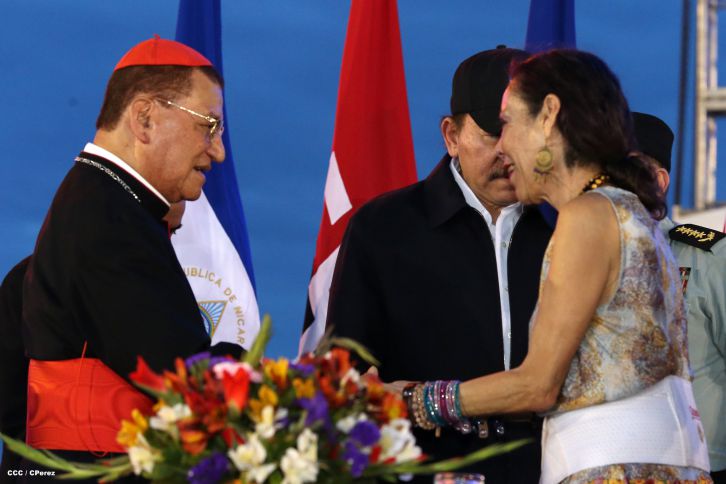 Daniel y Rosario participan en Acto del 36 Aniversario del Ejército de Nicaragua