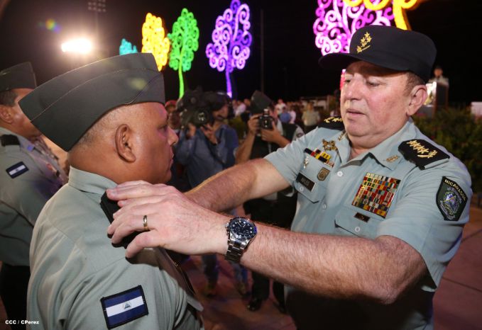 Daniel y Rosario participan en Acto del 36 Aniversario del Ejército de Nicaragua