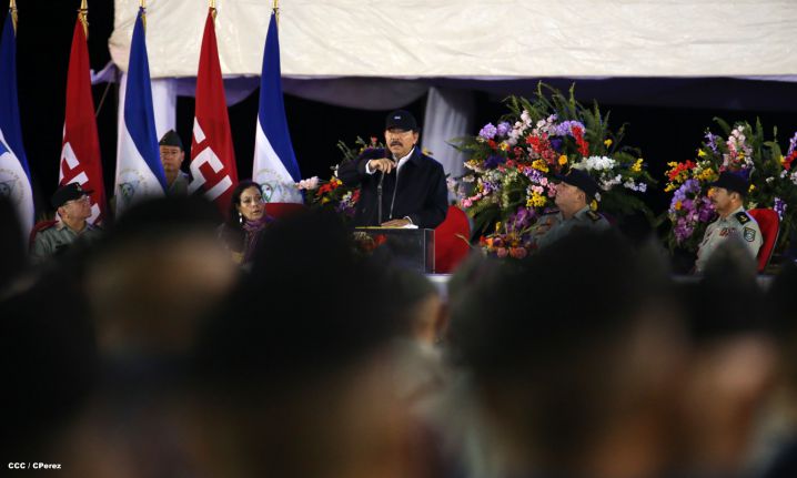 Daniel y Rosario participan en Acto del 36 Aniversario del Ejército de Nicaragua