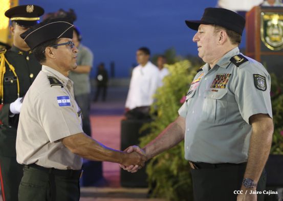 Daniel y Rosario participan en Acto del 36 Aniversario del Ejército de Nicaragua