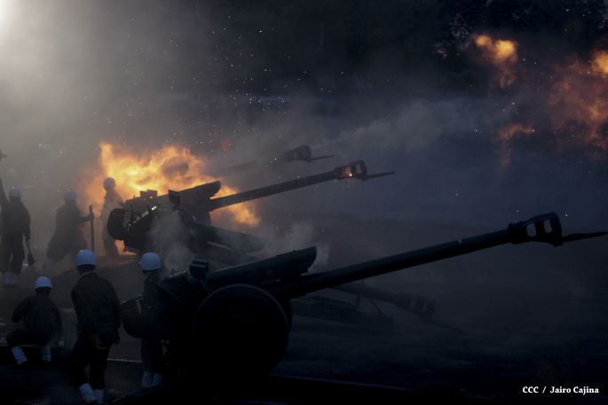 Daniel y Rosario participan en Acto del 36 Aniversario del Ejército de Nicaragua