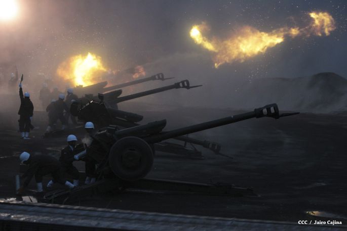 Daniel y Rosario participan en Acto del 36 Aniversario del Ejército de Nicaragua