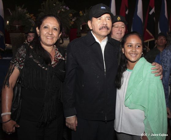 Daniel y Rosario participan en Acto del 36 Aniversario del Ejército de Nicaragua