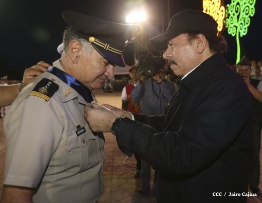 Daniel y Rosario participan en Acto del 36 Aniversario del Ejército de Nicaragua