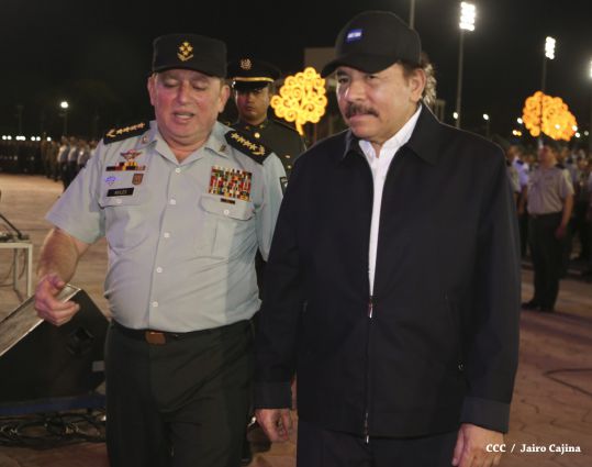 Daniel y Rosario participan en Acto del 36 Aniversario del Ejército de Nicaragua